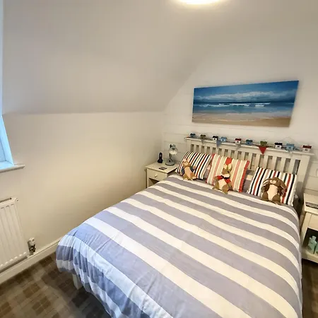 The House - Part Of The The Bay Village With Pool, Gym And Direct Access, Pub, Restaurant, Tennis And Meadows Walks *