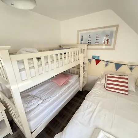 The House - Part Of The The Bay Village With Pool, Gym And Direct Access, Pub, Restaurant, Tennis And Meadows Walks *