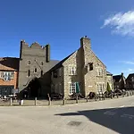 The House - Part Of The The Bay Village With Pool, Gym And Direct Access, Pub, Restaurant, Tennis And Meadows Walks