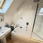 度假居 The House - Part Of The The Bay Village With Pool, Gym And Direct Access, Pub, Restaurant, Tennis And Meadows Walks 法利