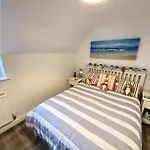 The House - Part Of The The Bay Village With Pool, Gym And Direct Access, Pub, Restaurant, Tennis And Meadows Walks *