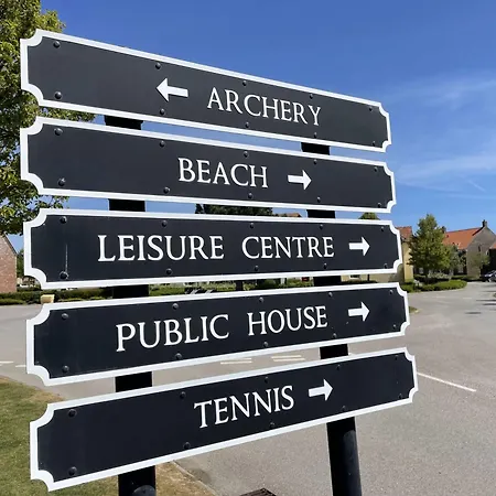 The House - Part Of The The Bay Village With Pool, Gym And Direct Access, Pub, Restaurant, Tennis And Meadows Walks Filey