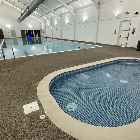 The House - Part Of The The Bay Village With Pool, Gym And Direct Access, Pub, Restaurant, Tennis And Meadows Walks *