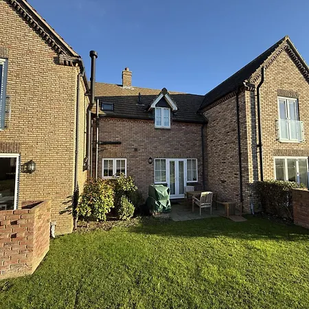 The House - Part Of The The Bay Village With Pool, Gym And Direct Access, Pub, Restaurant, Tennis And Meadows Walks * Filey