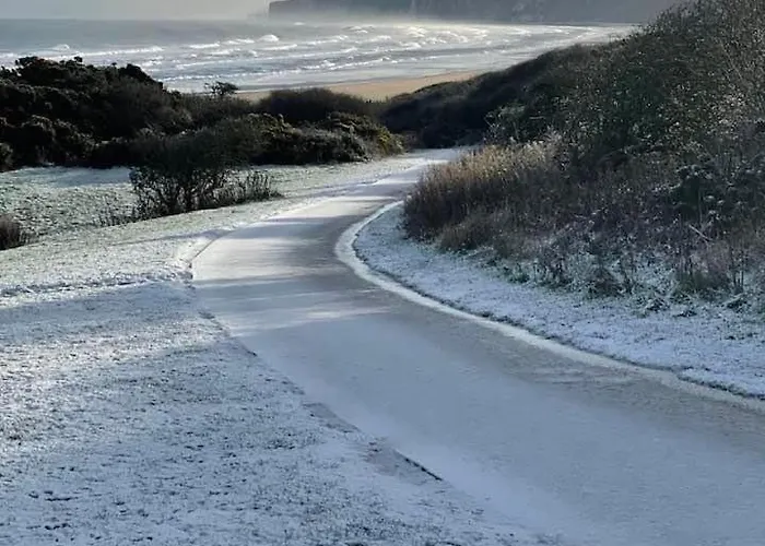 The House - Part Of The The Bay Village With Pool, Gym And Direct Access, Pub, Restaurant, Tennis And Meadows Walks Filey