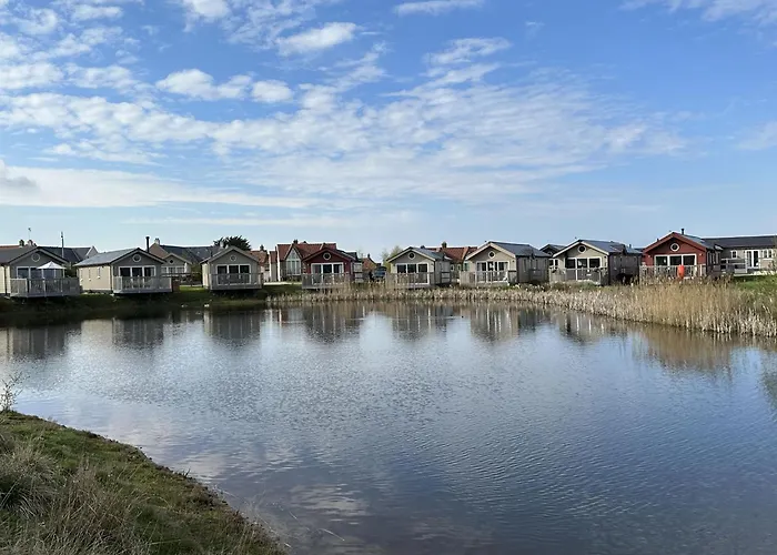 The House - Part Of The The Bay Village With Pool, Gym And Direct Access, Pub, Restaurant, Tennis And Meadows Walks Filey