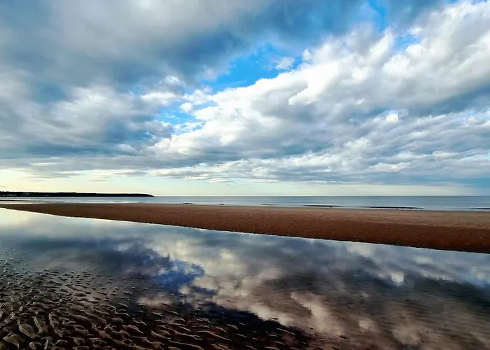 The House - Part Of The The Bay Village With Pool, Gym And Direct Access, Pub, Restaurant, Tennis And Meadows Walks Hébergement de vacances Filey