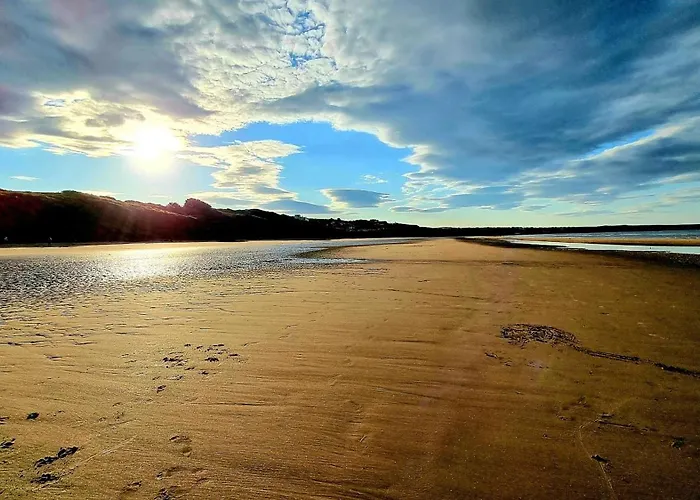 The House - Part Of The The Bay Village With Pool, Gym And Direct Access, Pub, Restaurant, Tennis And Meadows Walks Hébergement de vacances