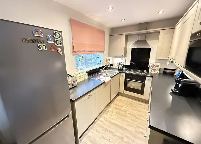 The House - Part Of The The Bay Village With Pool, Gym And Direct Access, Pub, Restaurant, Tennis And Meadows Walks * Filey