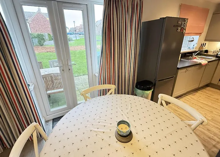 The House - Part Of The The Bay Village With Pool, Gym And Direct Access, Pub, Restaurant, Tennis And Meadows Walks Hébergement de vacances Filey