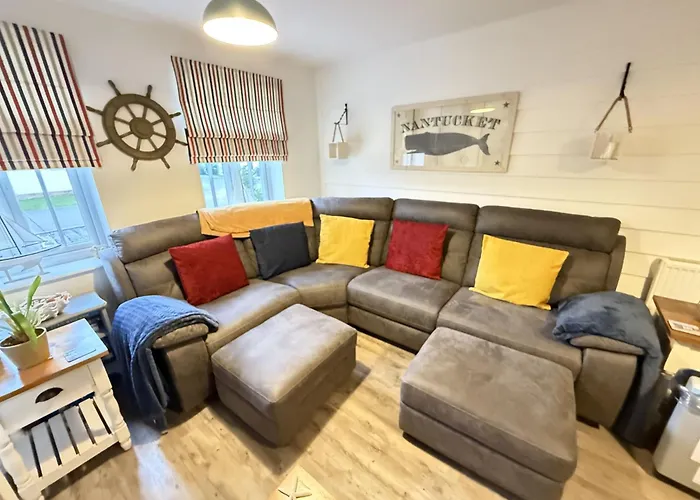 The House - Part Of The The Bay Village With Pool, Gym And Direct Access, Pub, Restaurant, Tennis And Meadows Walks * Filey