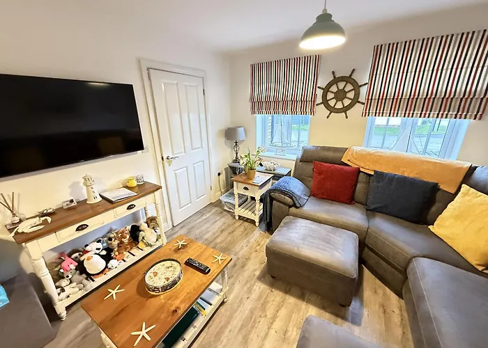 The House - Part Of The The Bay Village With Pool, Gym And Direct Access, Pub, Restaurant, Tennis And Meadows Walks