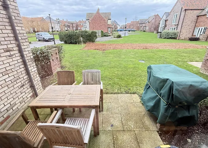 The House - Part Of The The Bay Village With Pool, Gym And Direct Access, Pub, Restaurant, Tennis And Meadows Walks Filey