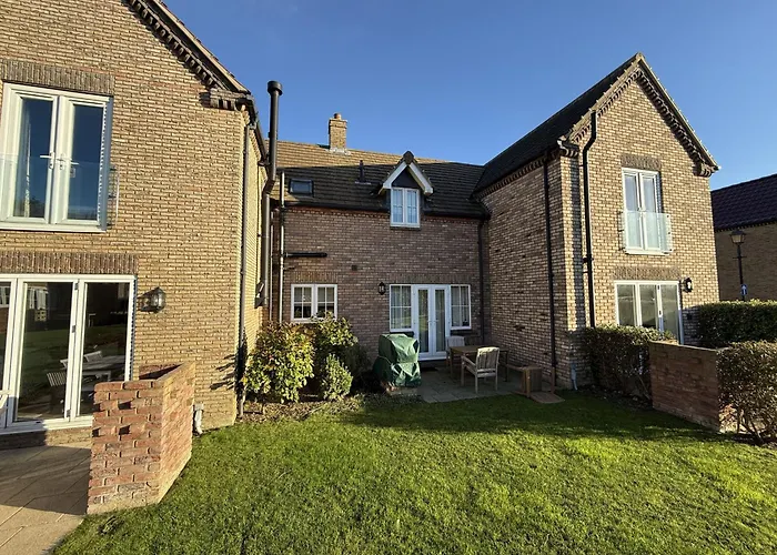 The House - Part Of The The Bay Village With Pool, Gym And Direct Access, Pub, Restaurant, Tennis And Meadows Walks * Filey