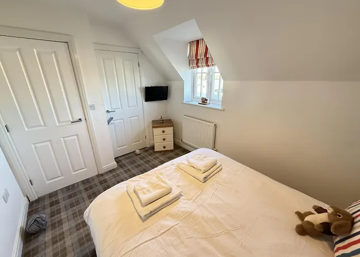 The House - Part Of The The Bay Village With Pool, Gym And Direct Access, Pub, Restaurant, Tennis And Meadows Walks Filey