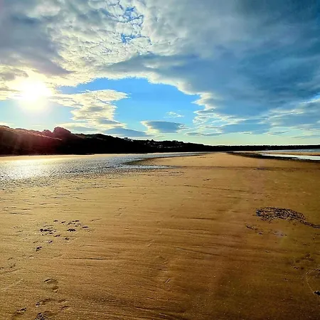 The House - Part Of The The Bay Village With Pool, Gym And Direct Access, Pub, Restaurant, Tennis And Meadows Walks Holiday home