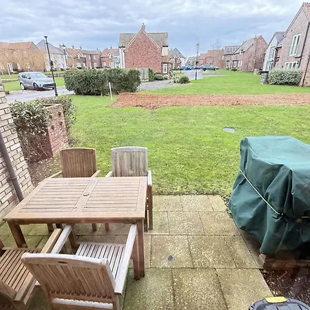 The House - Part Of The The Bay Village With Pool, Gym And Direct Access, Pub, Restaurant, Tennis And Meadows Walks Filey