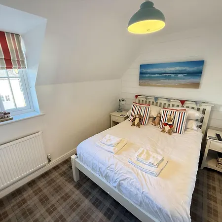 The House - Part Of The The Bay Village With Pool, Gym And Direct Access, Pub, Restaurant, Tennis And Meadows Walks Holiday home Filey